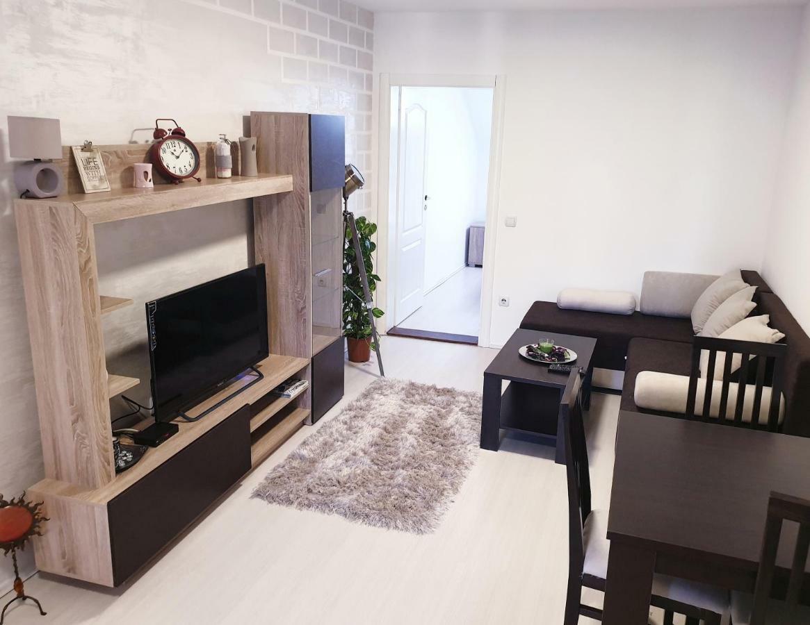 Apartmani Stari Grad Cacak Ngoại thất bức ảnh