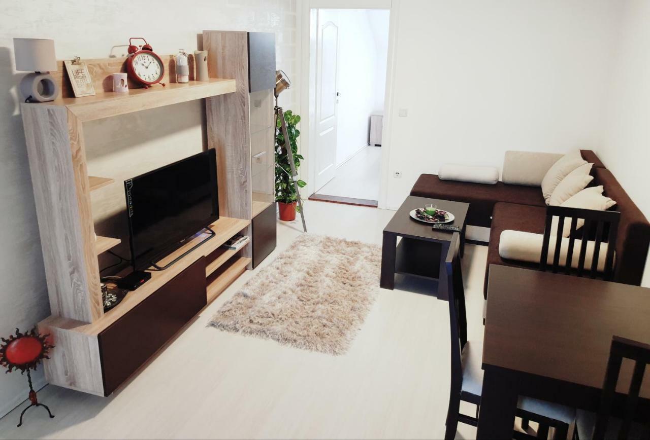 Apartmani Stari Grad Cacak Ngoại thất bức ảnh